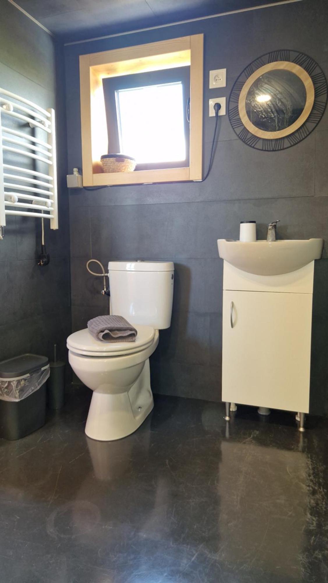 Les Tiny Du Pre Mathy - Insolites Avec Jacuzzi A Landhuis