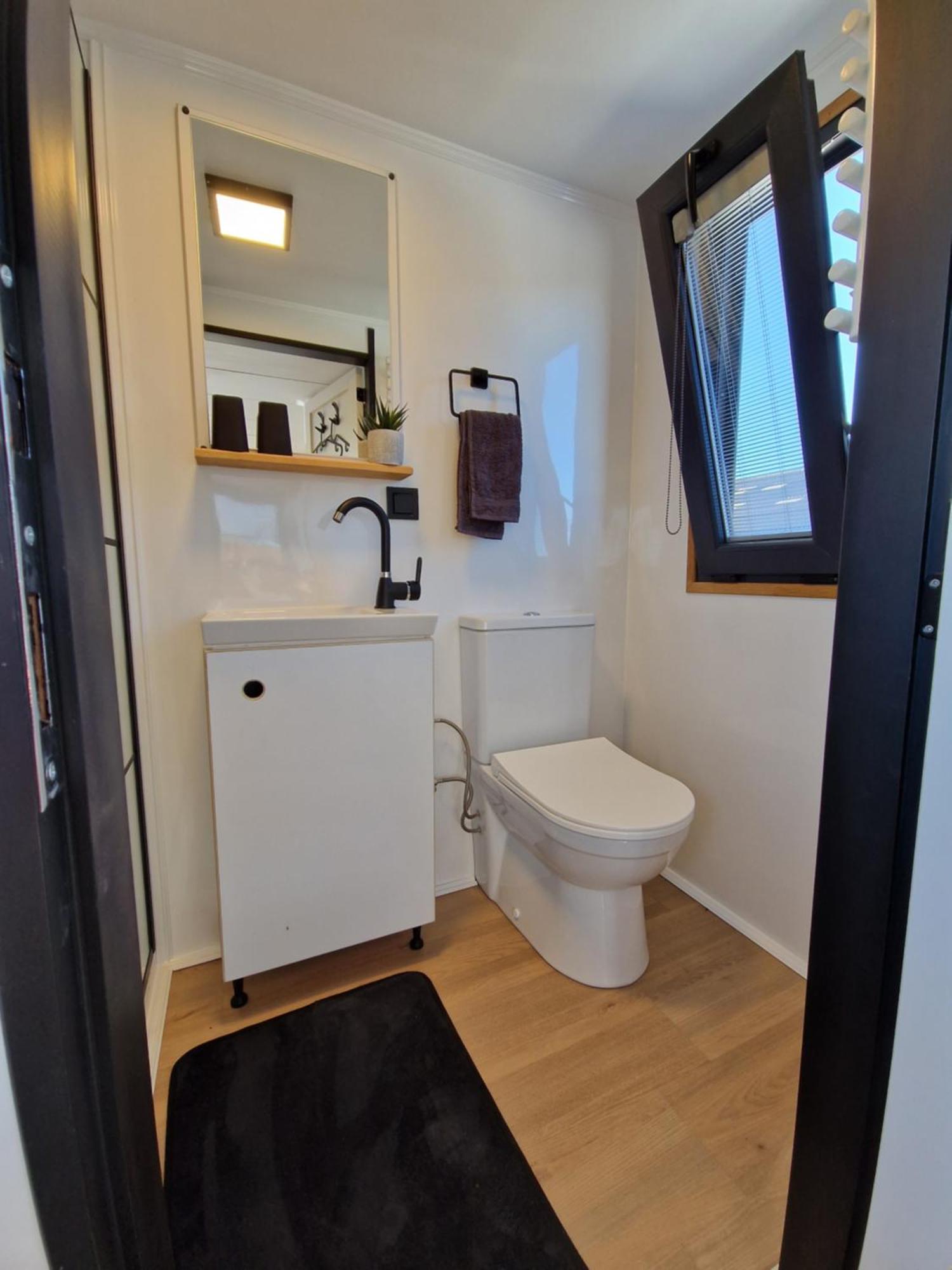 Les Tiny Du Pre Mathy - Insolites Avec Jacuzzi A