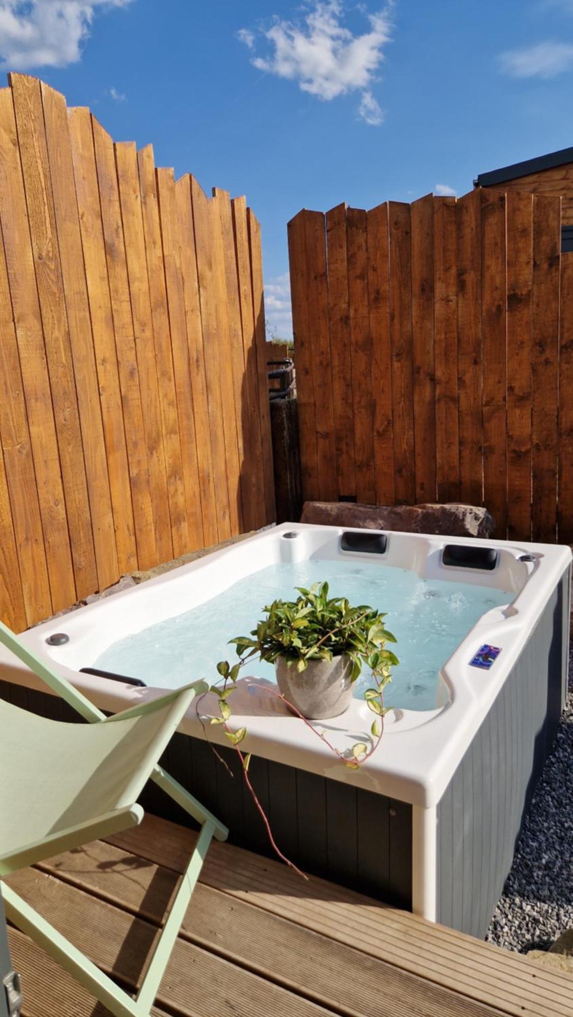 Les Tiny Du Pre Mathy - Insolites Avec Jacuzzi A Landhuis Profondeville