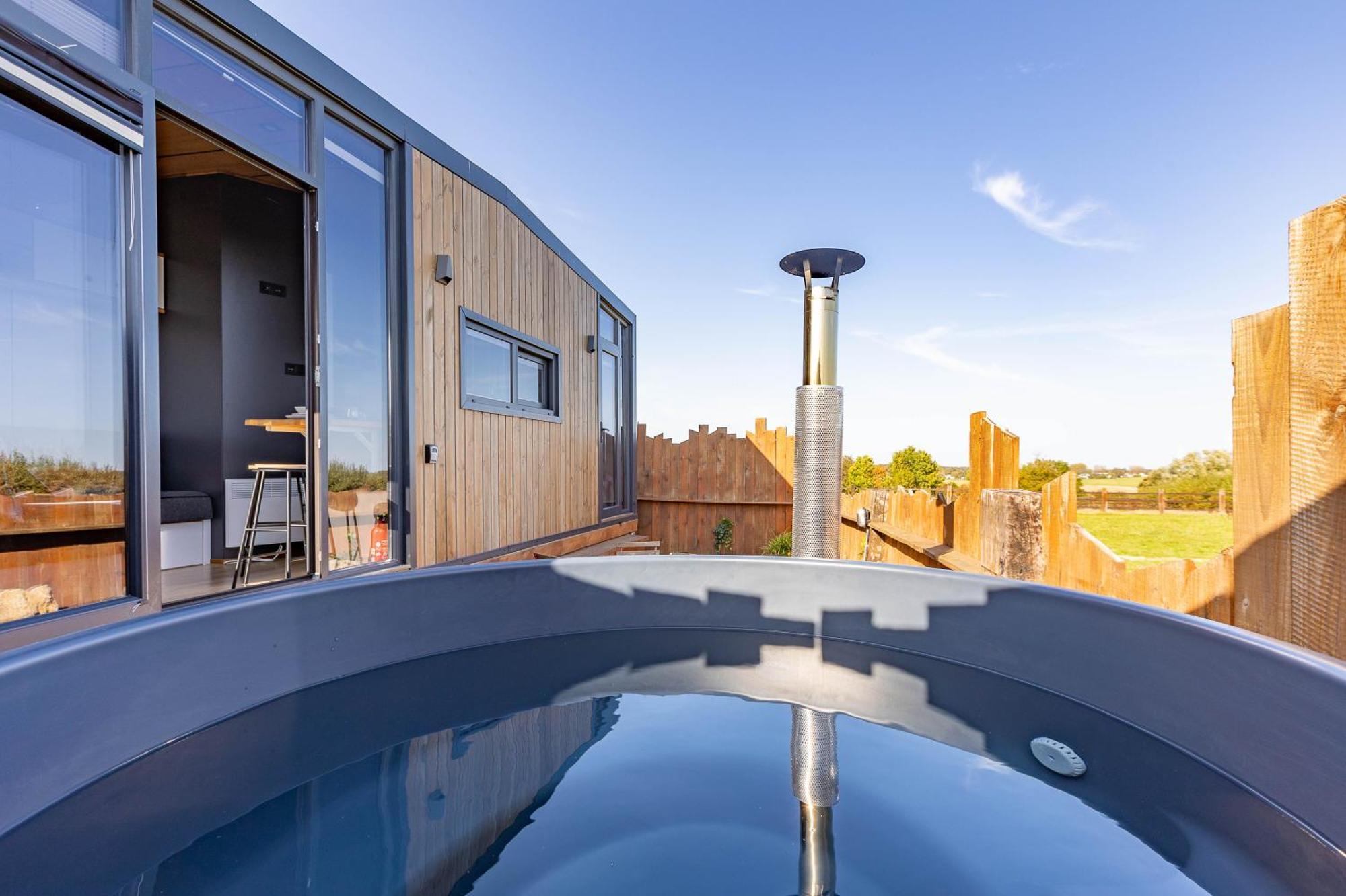 Les Tiny Du Pre Mathy - Insolites Avec Jacuzzi A *