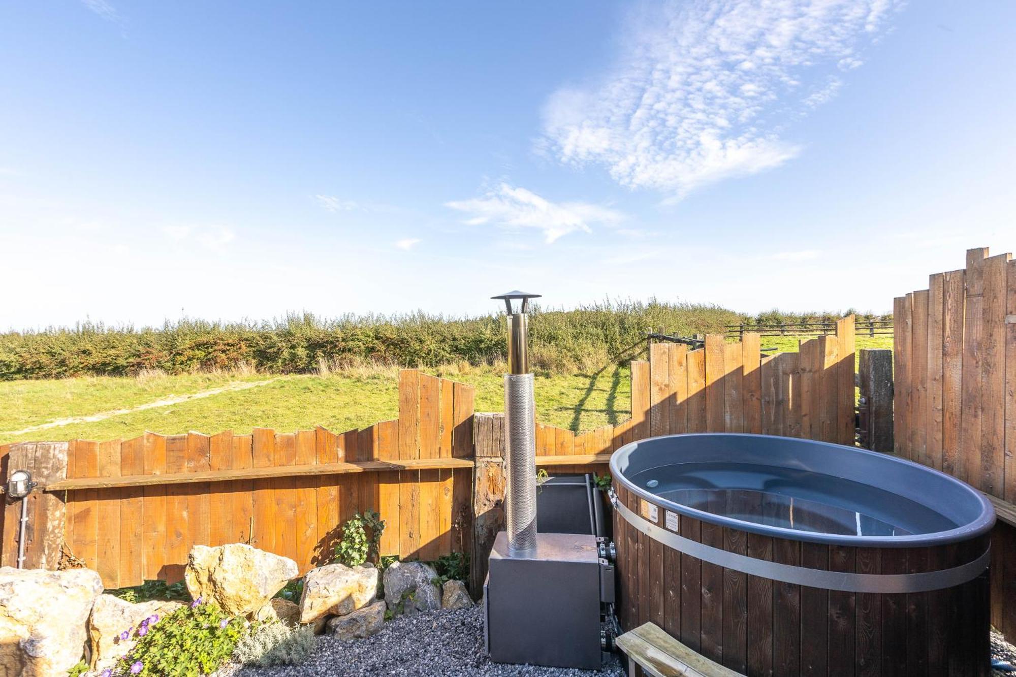 Les Tiny Du Pre Mathy - Insolites Avec Jacuzzi A