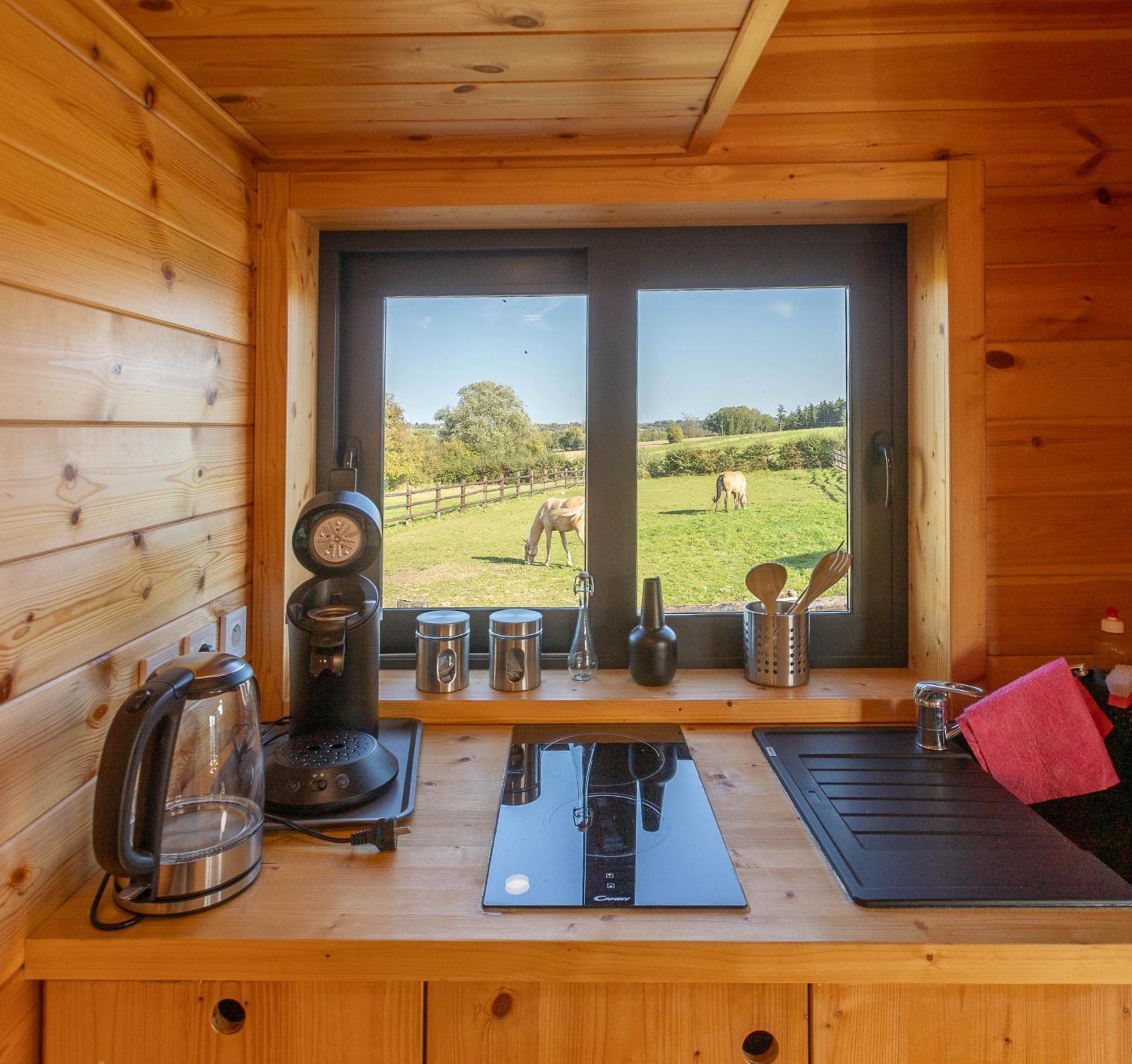 Les Tiny Du Pre Mathy - Insolites Avec Jacuzzi A Landhuis