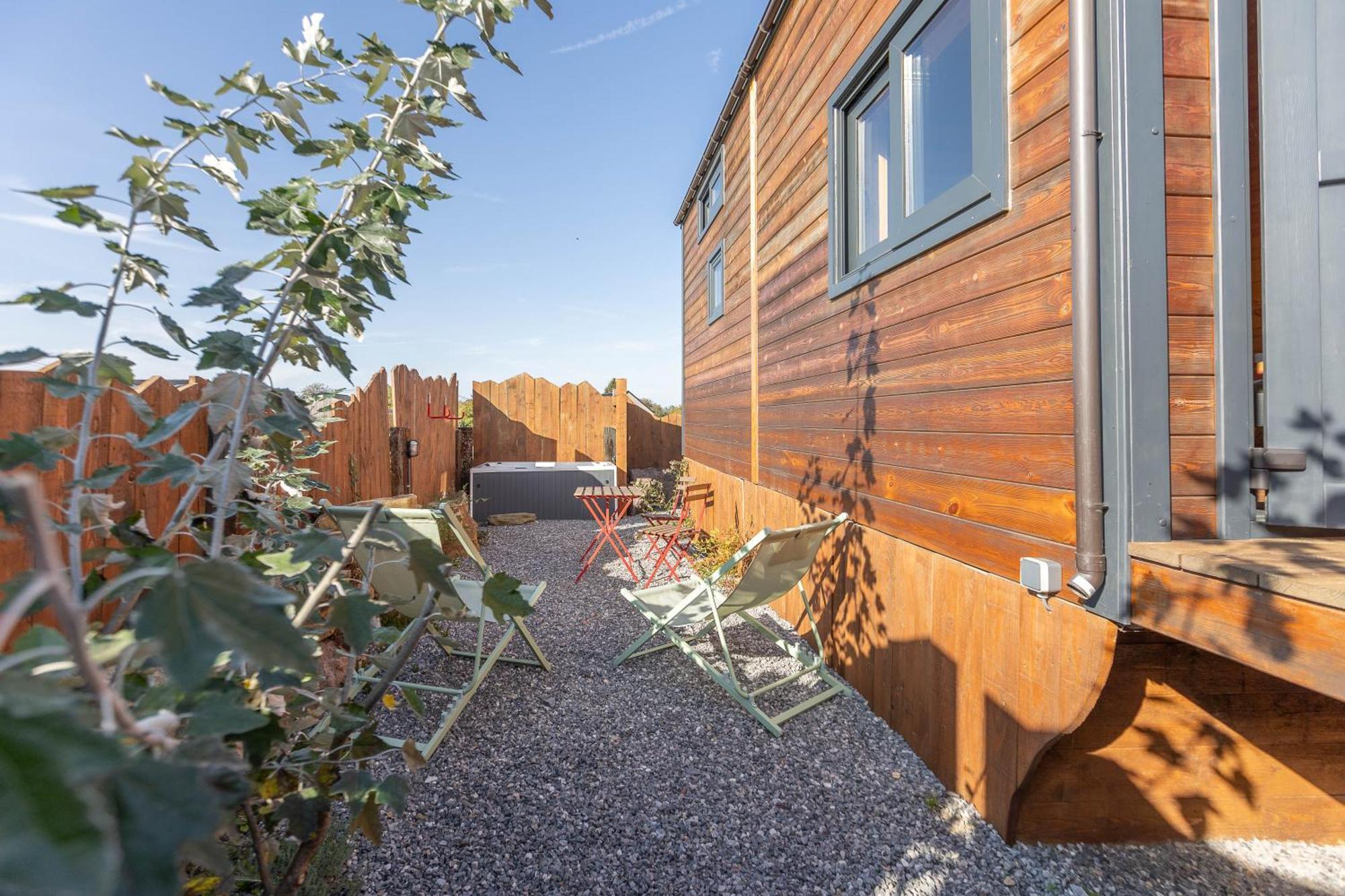 Les Tiny Du Pre Mathy - Insolites Avec Jacuzzi A Landhuis